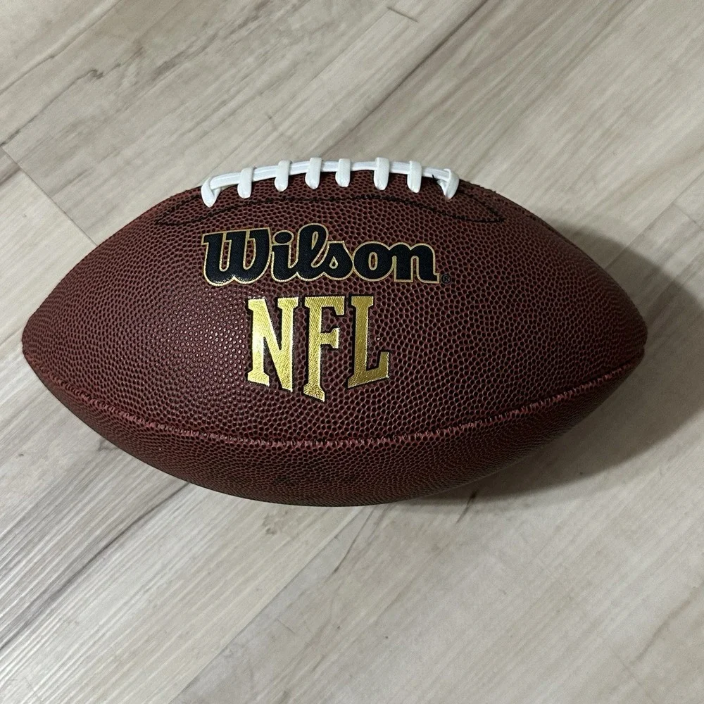 Brett Favre Signed Football‎ Wilson NFL Super Grip Football Autographed